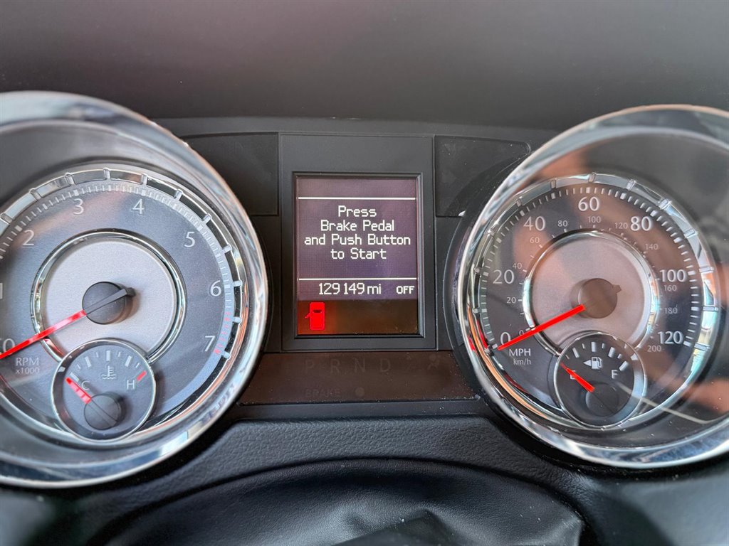 2015 Chrysler Town & Country Touring - Photo 10